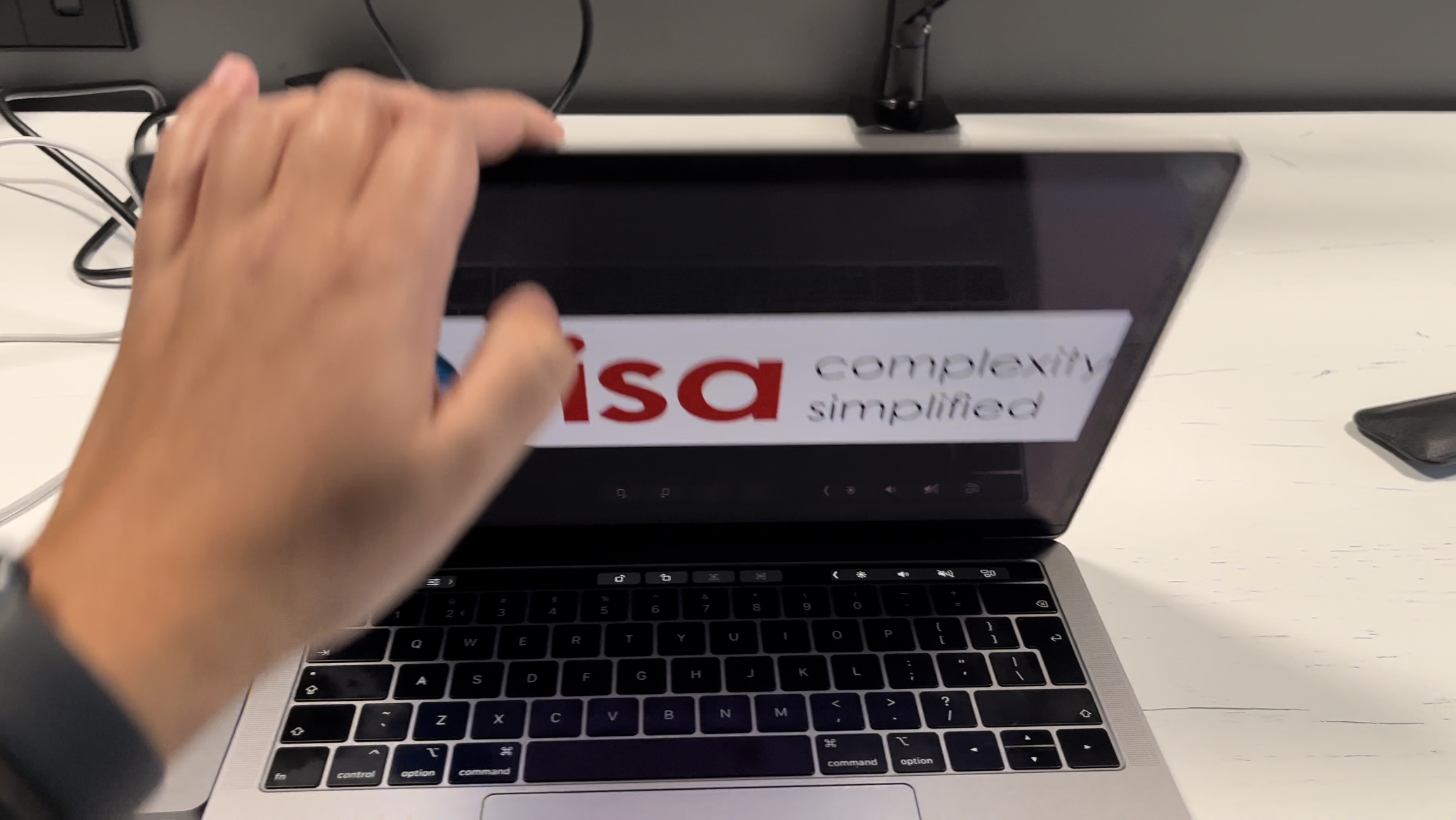 Closing laptop